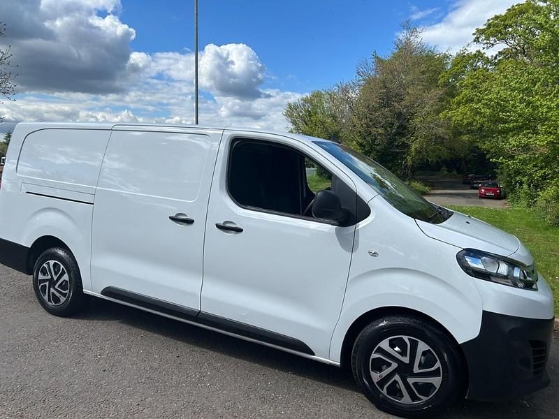 Usado Citroën Dispatch 2023 Branco Monovolume