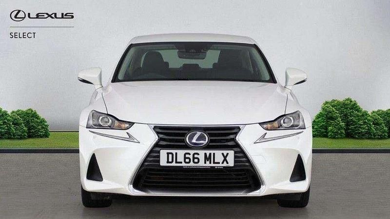 Used Lexus IS300h Executive Line 223 HP (164 kW) 2017 White Sedan