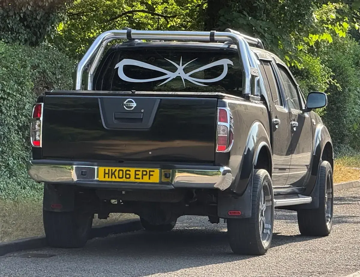 Used Nissan Navara 174 HP (127 kW) 2006 Black Pickup