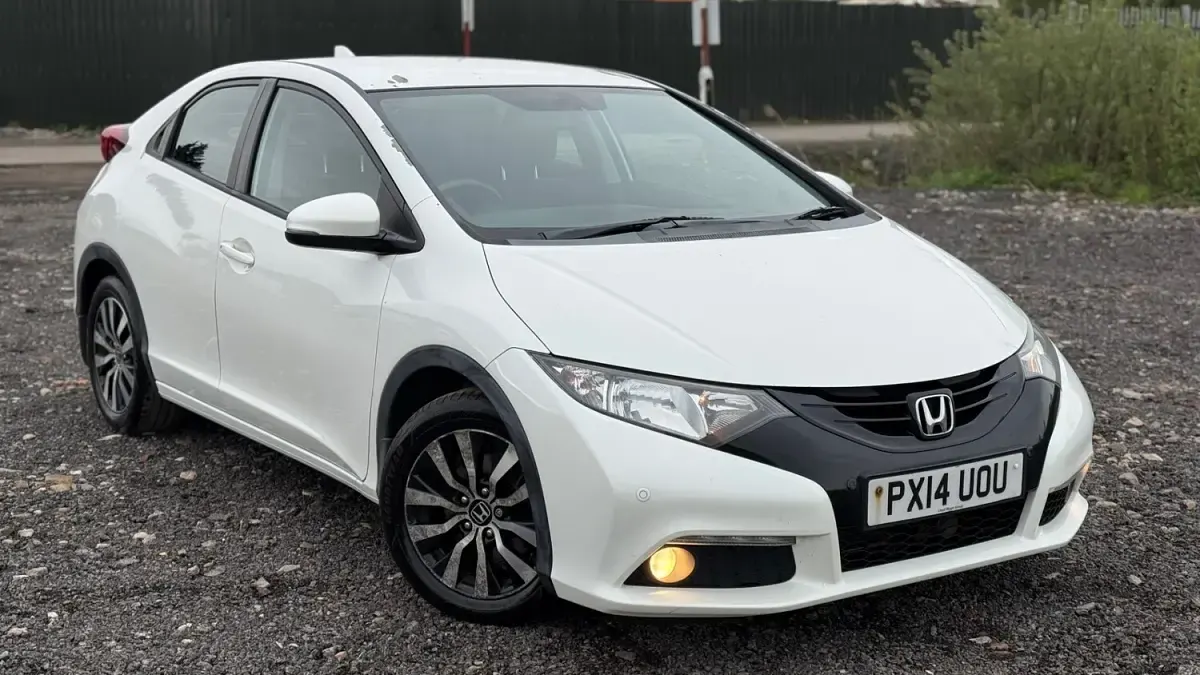 Used Honda Civic SE Plus 120 HP (88 kW) 2014 White Hatchback