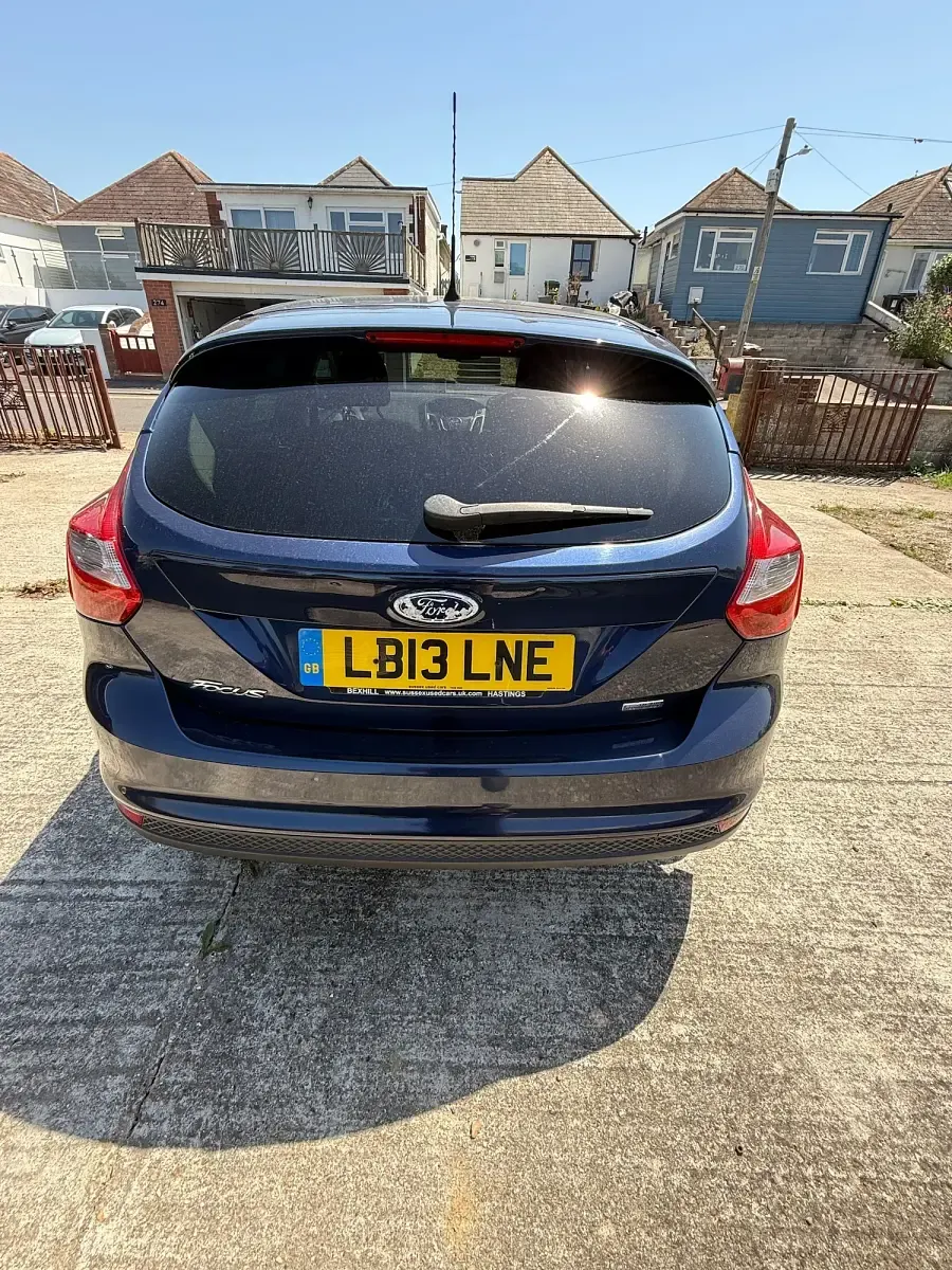 Used Ford Focus Zetec 115 HP (84 kW) 2013 Blue Hatchback