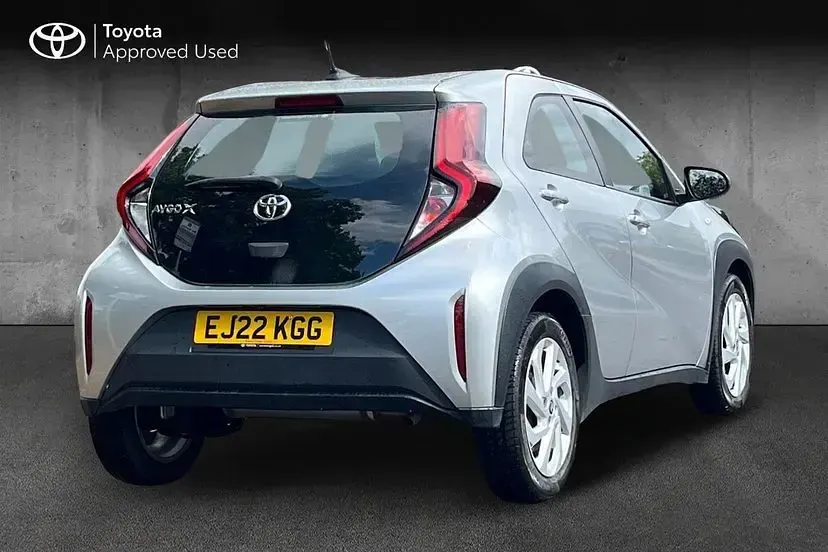 Used Toyota Aygo X PURE 71 HP (52 kW) 2022 Silver metallic SUV