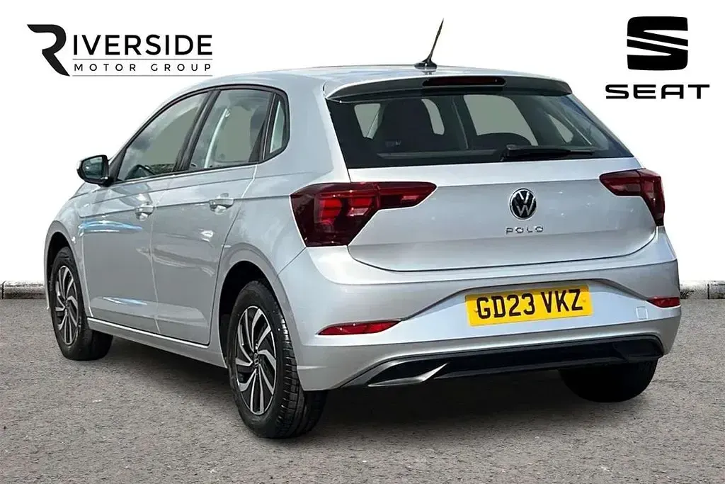 Begagnad VW Polo S 95 HK (69 kW) 2023 Silver Halvkombi