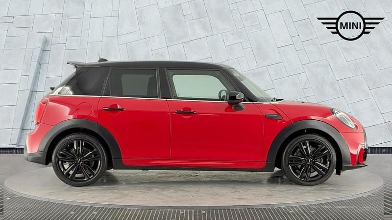 Used Mini Cooper Hatch 134 HP (98 kW) 2022 Red Hatchback