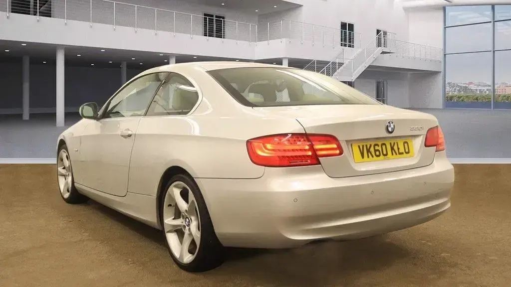 Used BMW 330 Comfort Edition 272 HP (200 kW) 2010 Silver Coupe