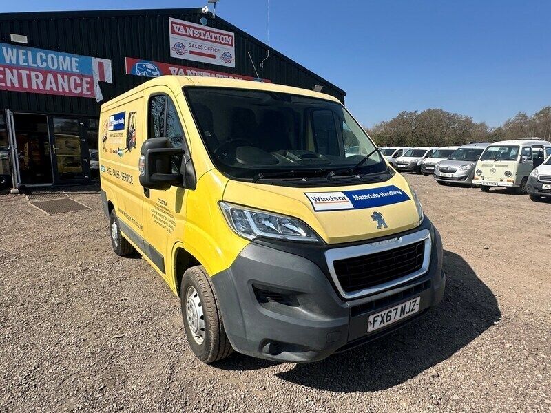 Yellow Used 2017 Peugeot Boxer Van | £4,995 (Fair price) - Image 1/4