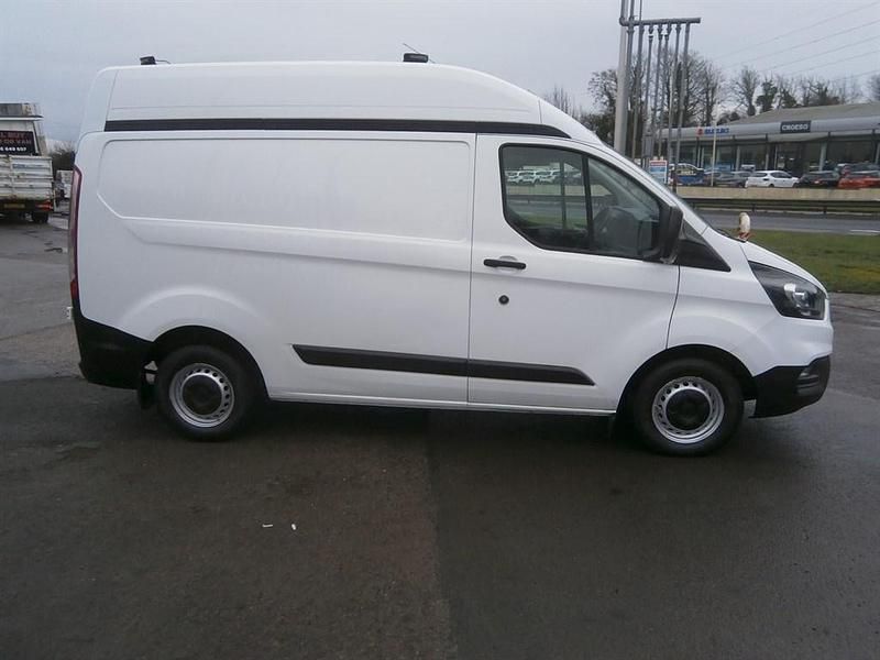 Used Ford Transit Custom 105 HP (77 kW) 2019 White Van