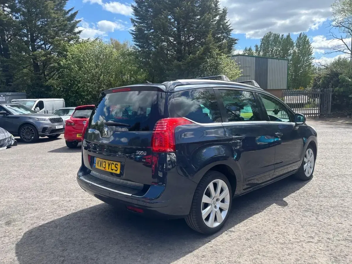 Second-hand Peugeot 5008 Allure 2013 Albastru Monovolum