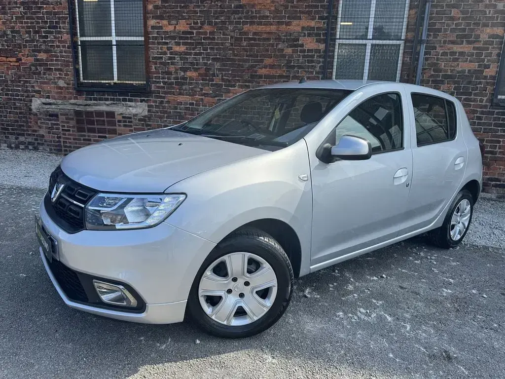 Used Dacia Sandero Lauréate 90 HP (66 kW) 2018 Silver Hatchback