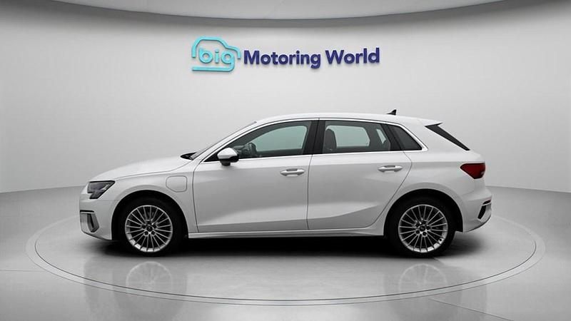 Used Audi A3 Sportback e-tron Sport 204 HP (150 kW) 2021 White Hatchback