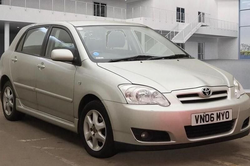 Silver Used 2006 Toyota Corolla Hatchback | £2,391 (Good price) - Image 1/1