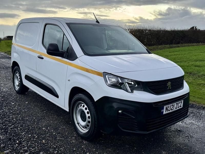 Used Peugeot Partner 2021 White MPV