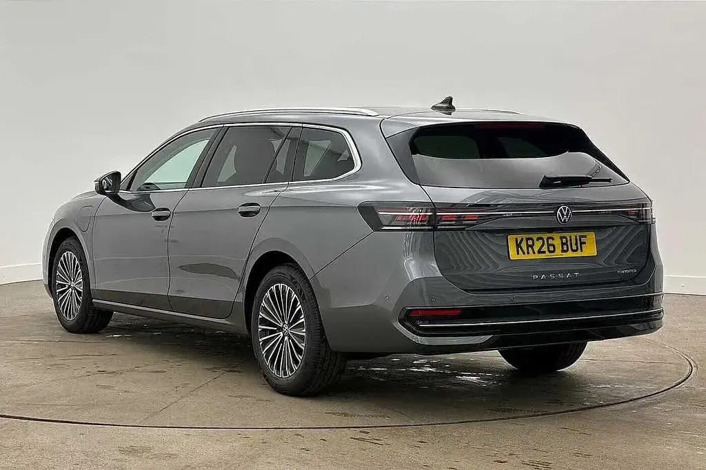 New VW Passat Elegance 204 HP (150 kW) 2026 Grey Estate
