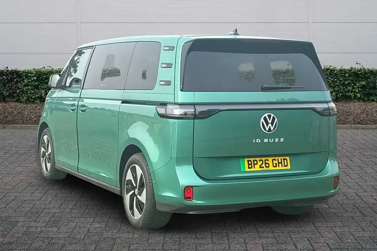 New VW ID. Buzz Pro 210 kW (286 HP) 2026 Bay leaf green metallic MPV