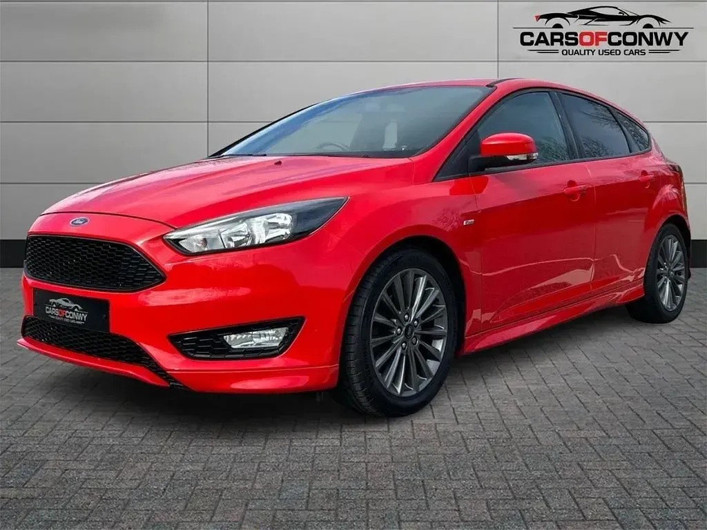 Used Ford Focus ST-Line 140 HP (102 kW) 2018 Red Hatchback