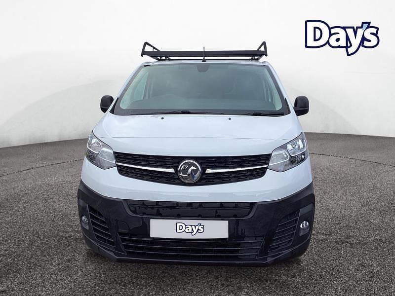 Used Vauxhall Vivaro 100 kW (136 HP) 2022 White MPV