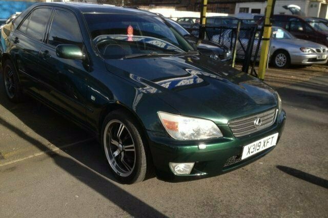 Used 2000 Lexus IS200 Sedan | £1,750 (Fair price) - Image 1/4