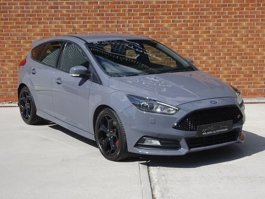 Used Ford Focus ST 185 HP (136 kW) 2017 Grey Hatchback