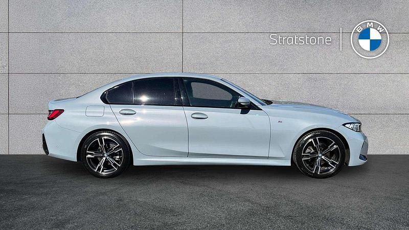 Usado BMW 320 M Sport 181 HP (133 kW) 2025 Cinzento