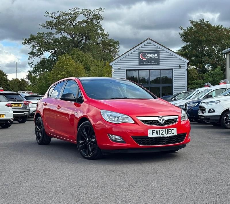 Red Used 2012 Vauxhall Astra Active Hatchback | £3,490 (Fair price) - Image 1/4