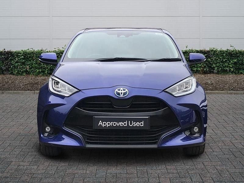 Used Toyota Yaris Hybrid Design 2023 Blue Hatchback