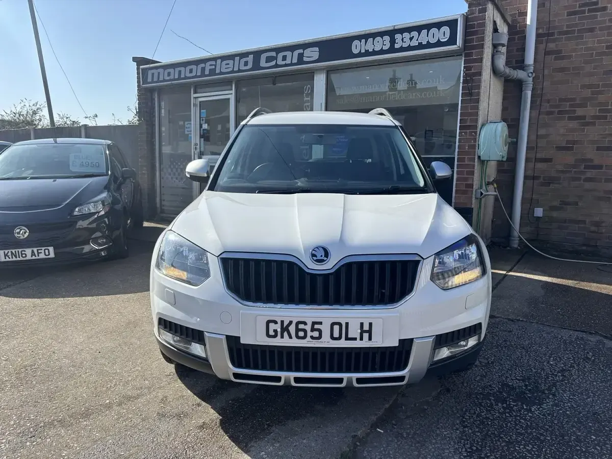 Used Skoda Yeti SE 110 HP (80 kW) 2015 White SUV