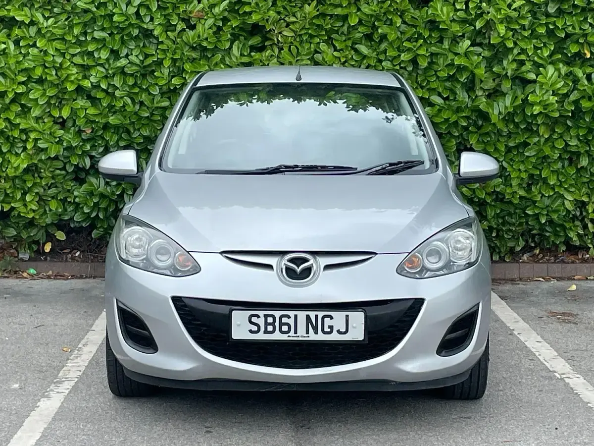 Used Mazda 2 84 HP (61 kW) 2012 Silver Hatchback
