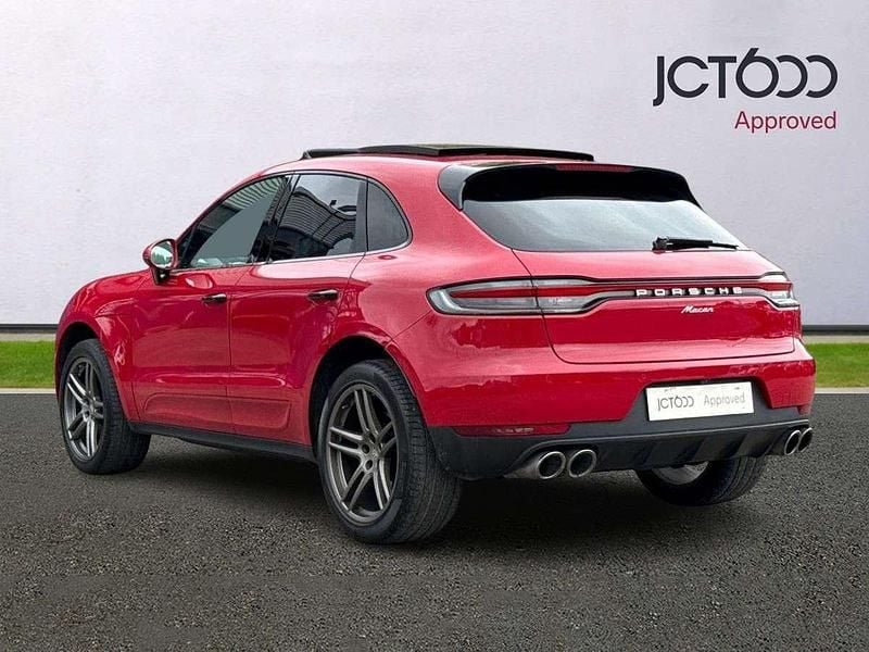Used Porsche Macan 241 HP (177 kW) 2019 Red SUV