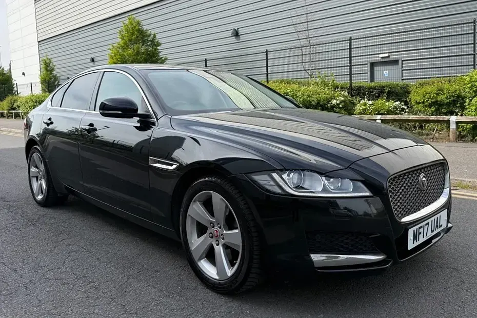 Second-hand Jaguar XF Portfolio 180 CP (132 kW) 2017 Negru Berlinǎ