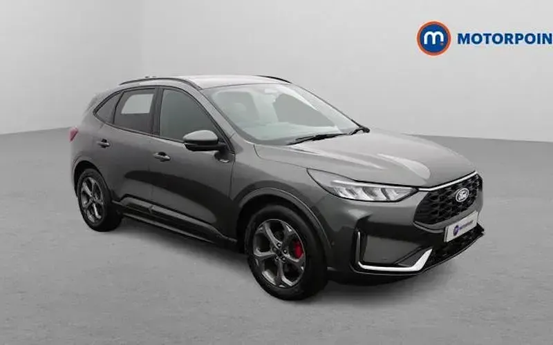 Usado Ford Kuga ST-Line 183 HP (134 kW) 2025 SUV