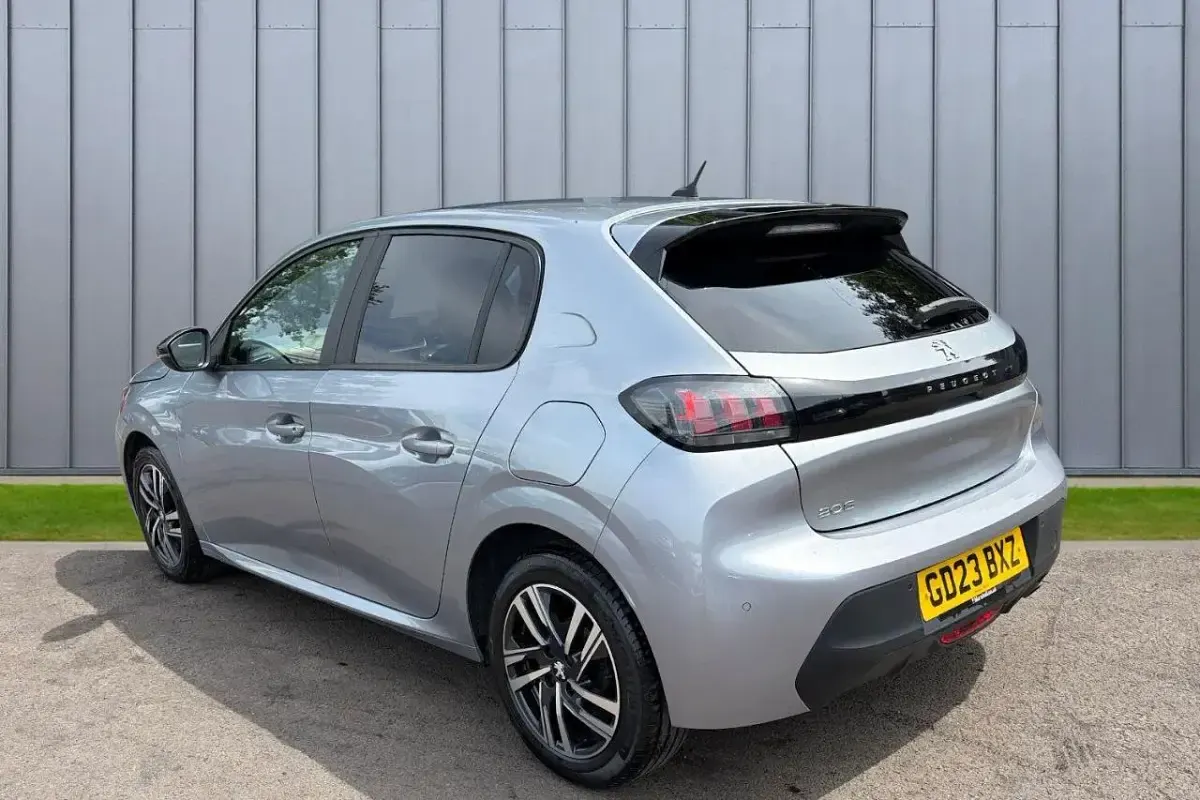 Used Peugeot 208 Active+ 99 HP (72 kW) 2023 Grey Hatchback