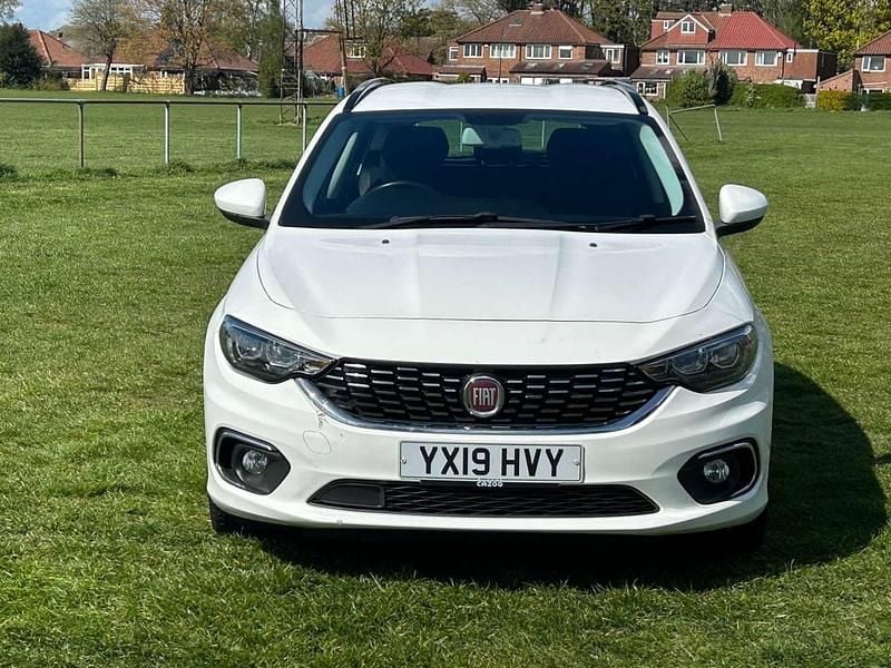 Used Fiat Tipo Lounge 2019 White Estate