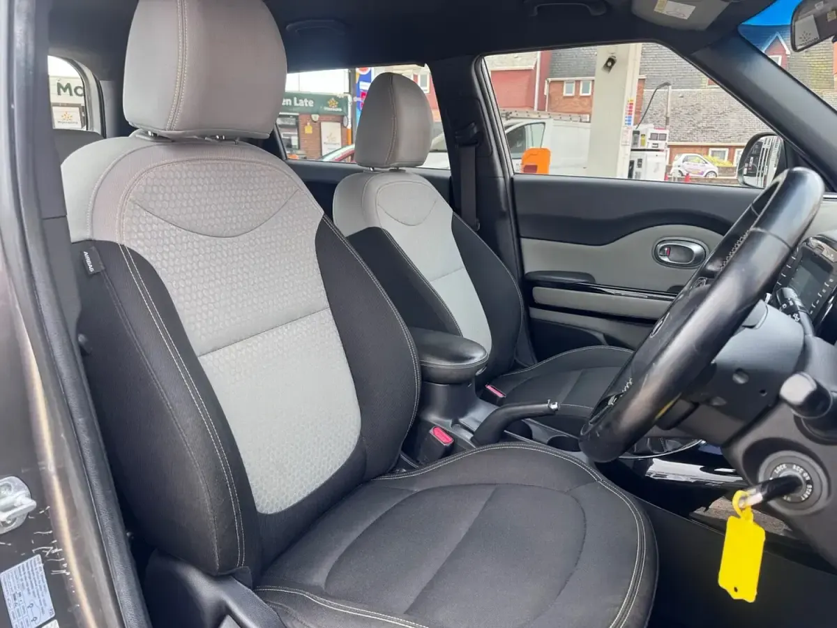 Used Kia Soul Plus 132 HP (97 kW) 2015 Silver SUV