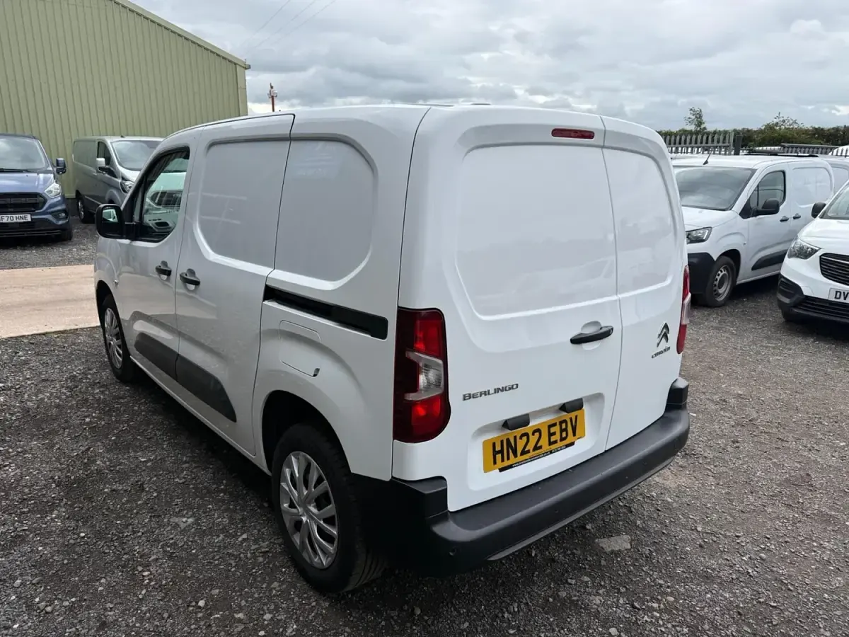 Used Citroën Berlingo 100 HP (73 kW) 2022 White MPV