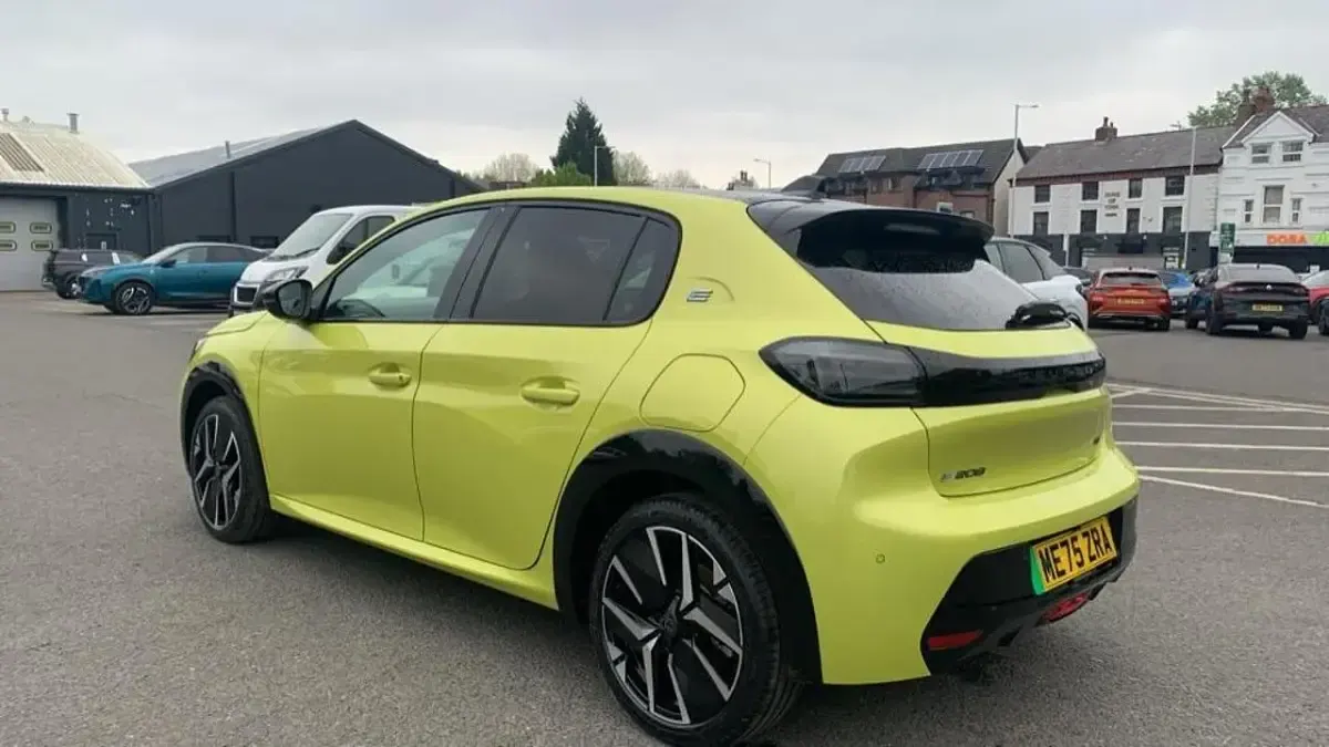 Nowe Peugeot e-208 GT 113 kW (154 KM) 2026 Żółty Hatchback
