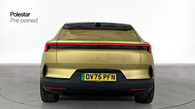 Begagnad Polestar 4 Plus 400 kW (544 HK) 2026 Guld SUV