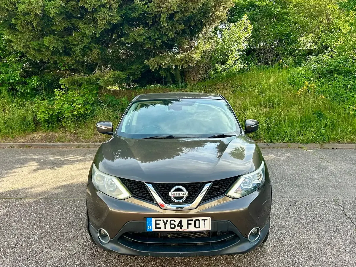 Gebraucht Nissan Qashqai Acenta 115 PS (84 kW) 2014 Beige SUV