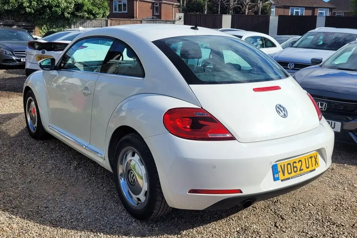 Used VW Beetle Design 105 HP (77 kW) 2012 White Hatchback