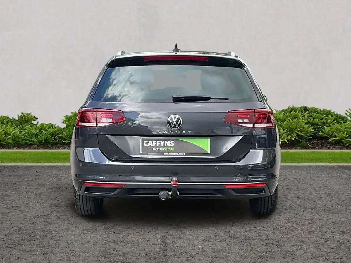 Used VW Passat SEL 150 HP (110 kW) 2021 Grey Estate