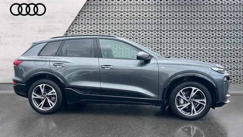 Ny Audi Q6 e-tron S-Line 185 kW (252 HK) 2025 Grå SUV