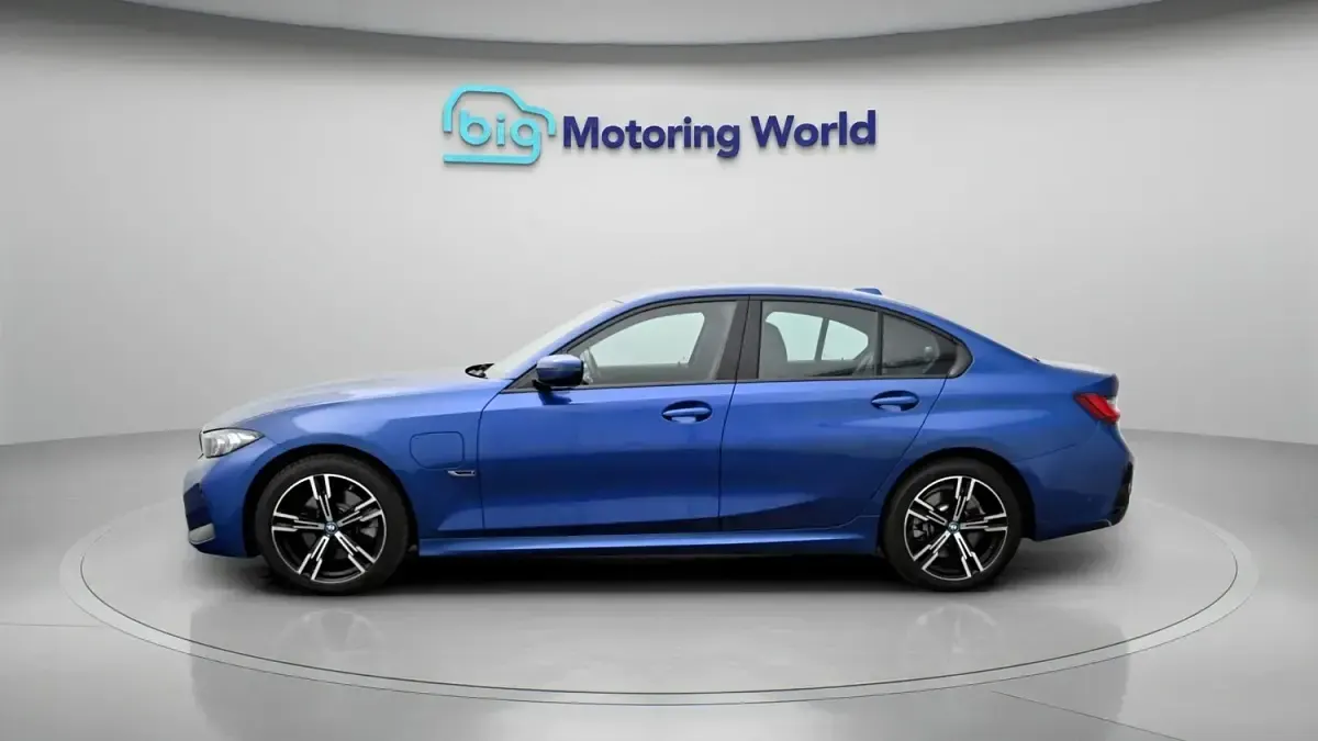 Used BMW 330e M Sport 292 HP (214 kW) 2023 Blue Sedan