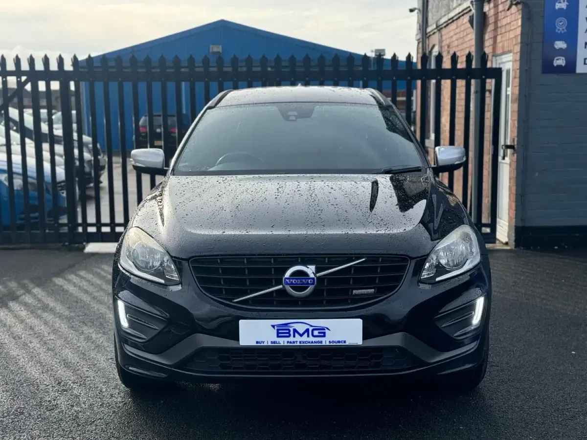 Używany Volvo XC60 R-Design 2014 Czarny SUV