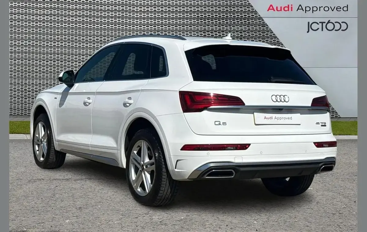 Used Audi Q5 S-Line 261 HP (191 kW) 2022 White SUV