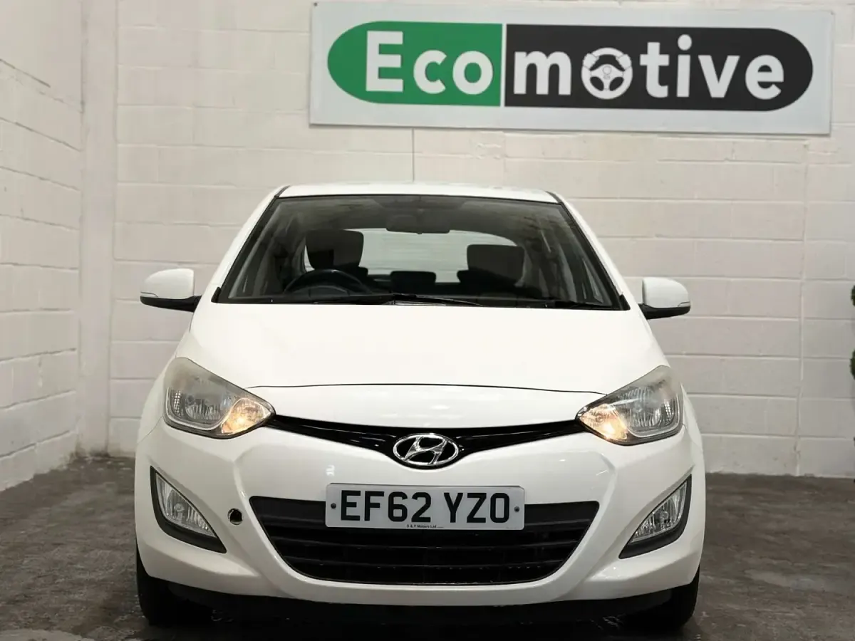 Begagnad Hyundai i20 Active 85 HK (62 kW) 2012 Vit Halvkombi