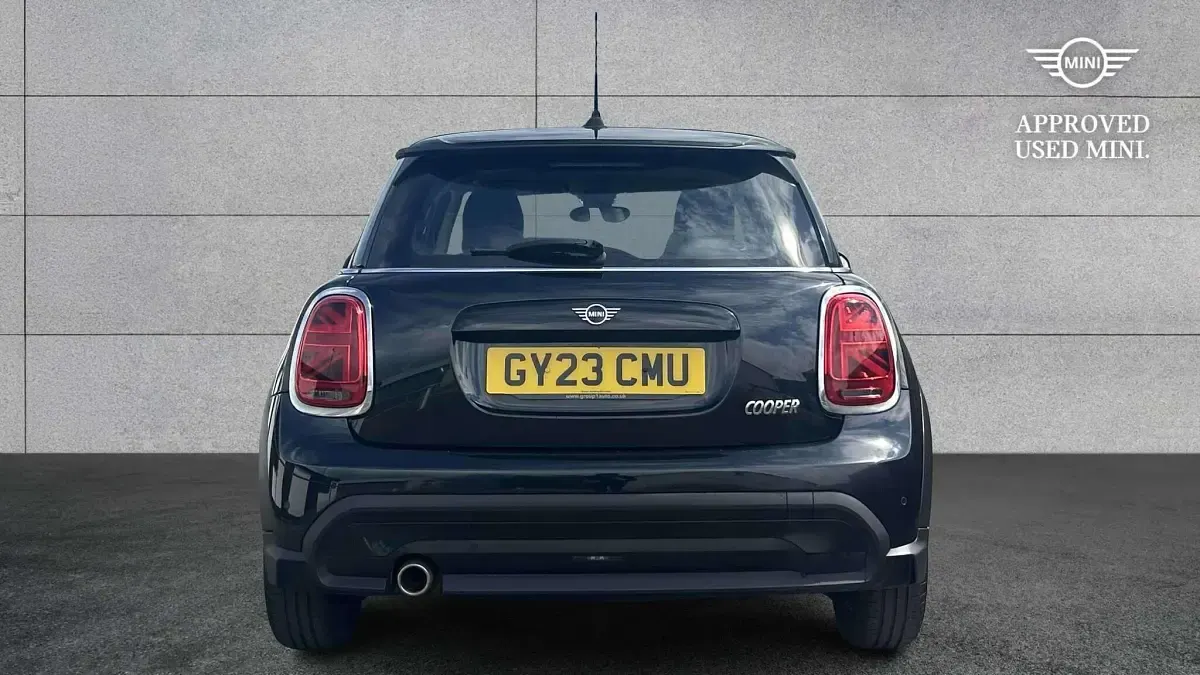 Used Mini Cooper Classic 134 HP (98 kW) 2023 Black Hatchback