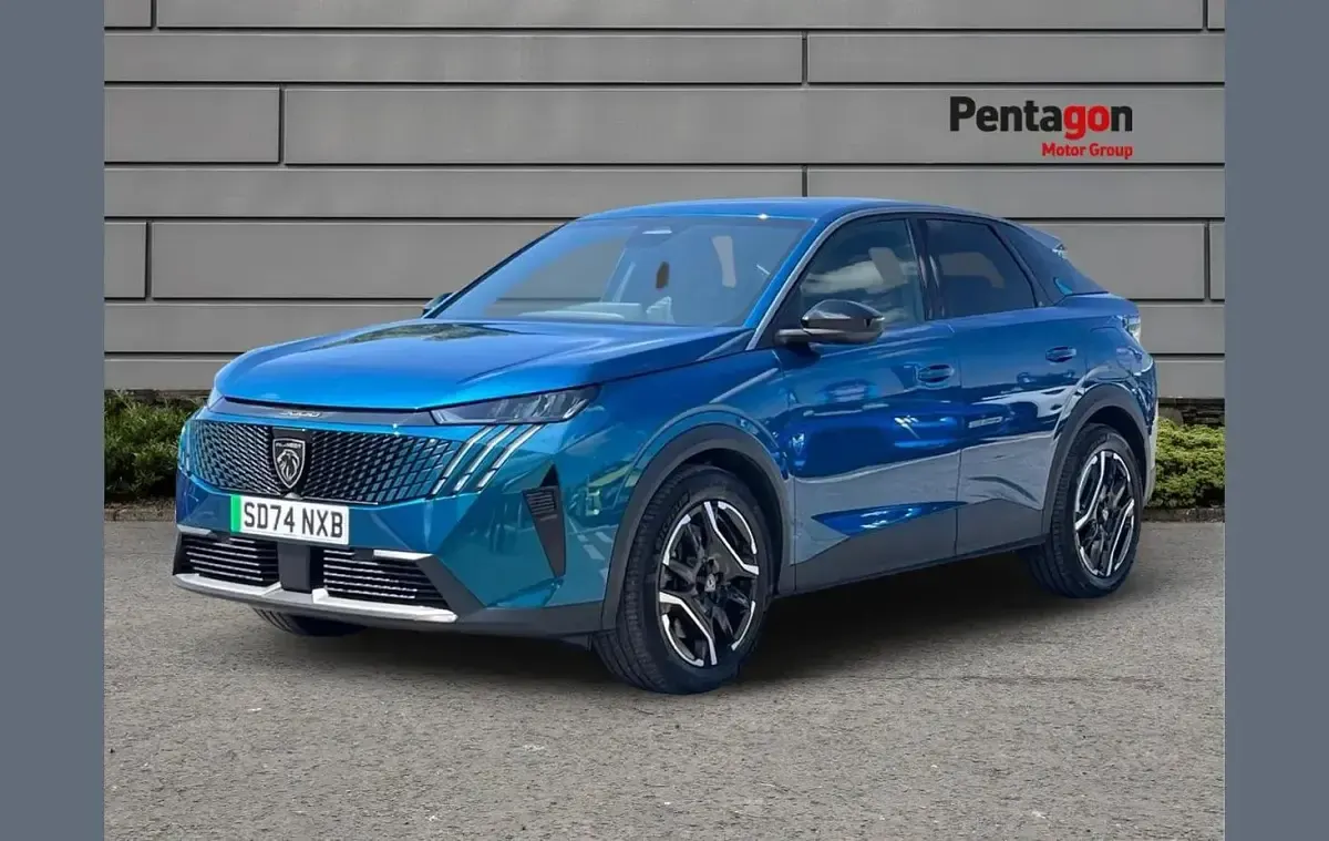 Used Peugeot e-3008 Allure 156 kW (213 HP) 2024 Blue SUV