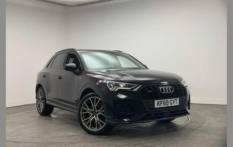 Used Audi Q3 Advanced 190 HP (139 kW) 2020 Audi exclusive paint finish SUV