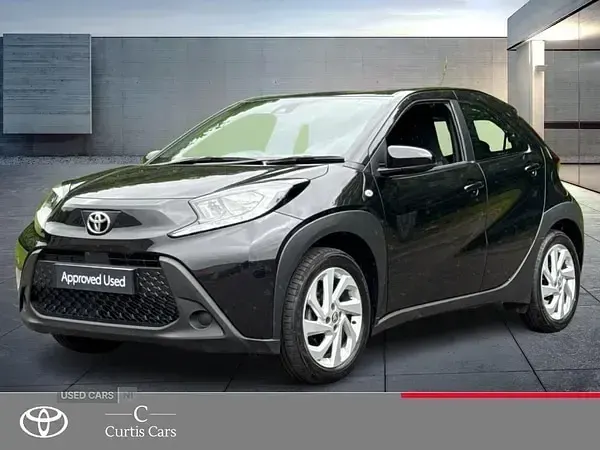Used Toyota Aygo X PURE 72 HP (52 kW) 2024 Black SUV