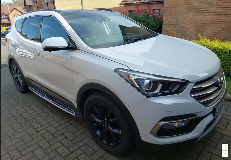 Used Hyundai Santa Fe 200 HP (147 kW) 2017 White SUV