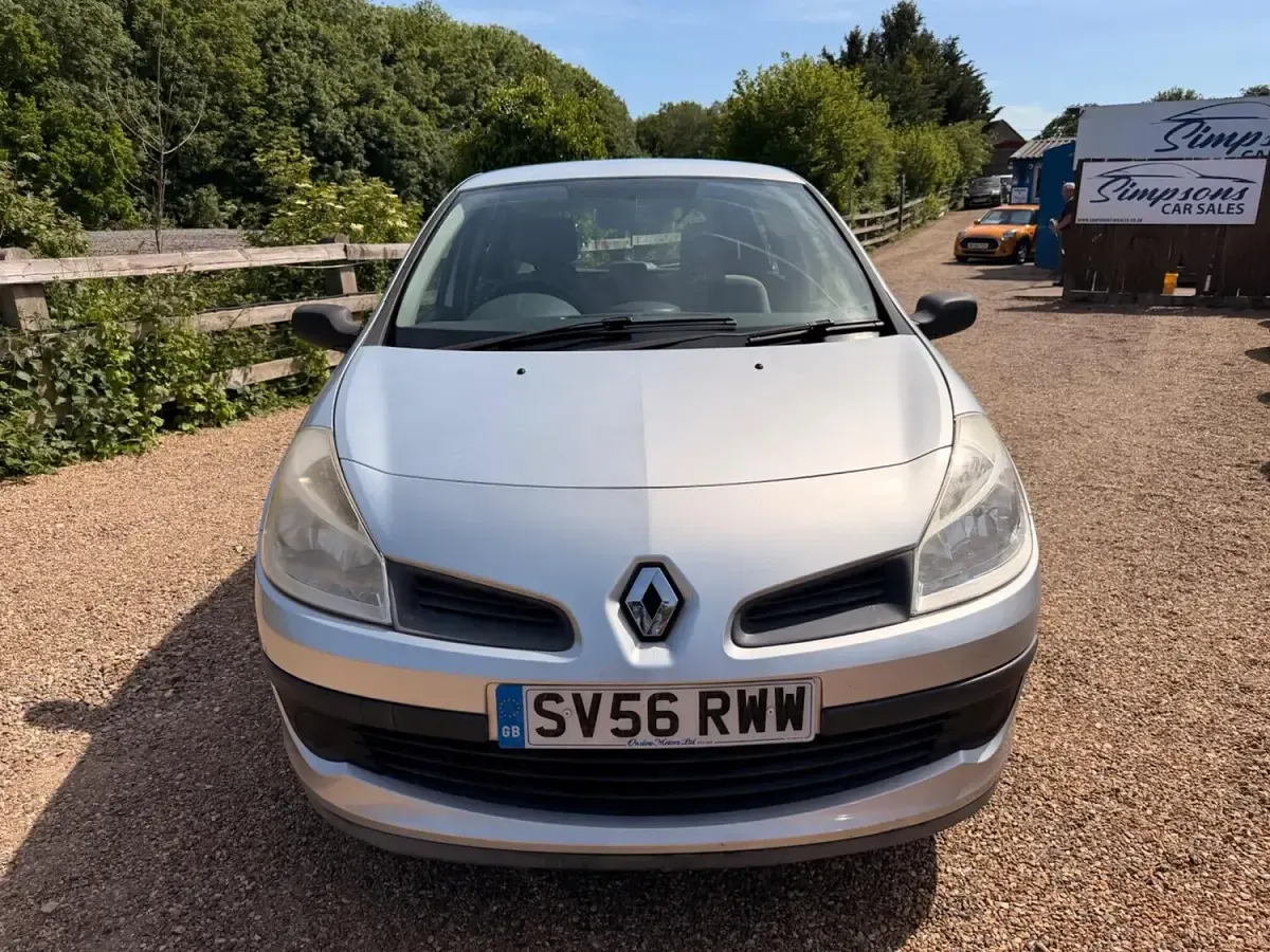 Used Renault Clio II Expression 2006 Silver Hatchback